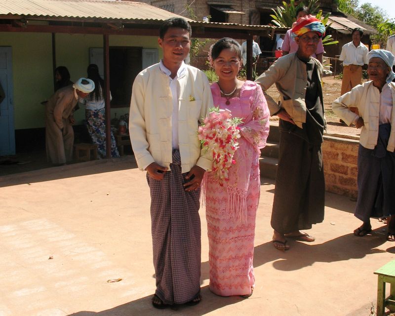 Myanmar wedding couple